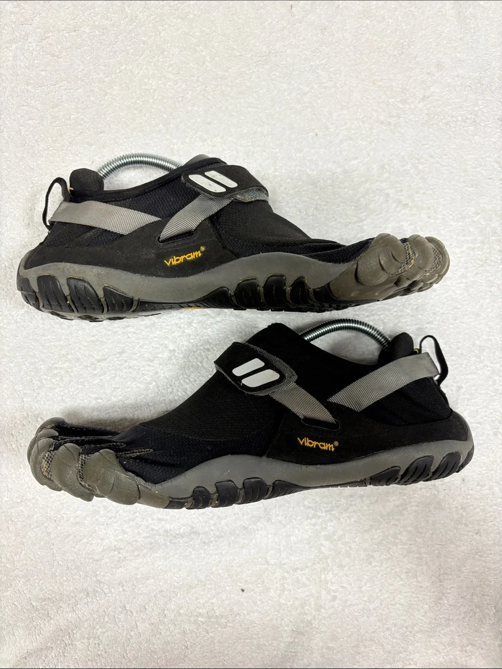 Vibram FiveFingers Black with Gray and Yellow Accents Mens eur 46 USA 11.5